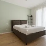 Guesthost - Cascina Merlata Lovely Nest アパート