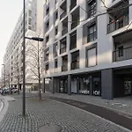 Guesthost - Cascina Merlata Lovely Nest * ミラノ